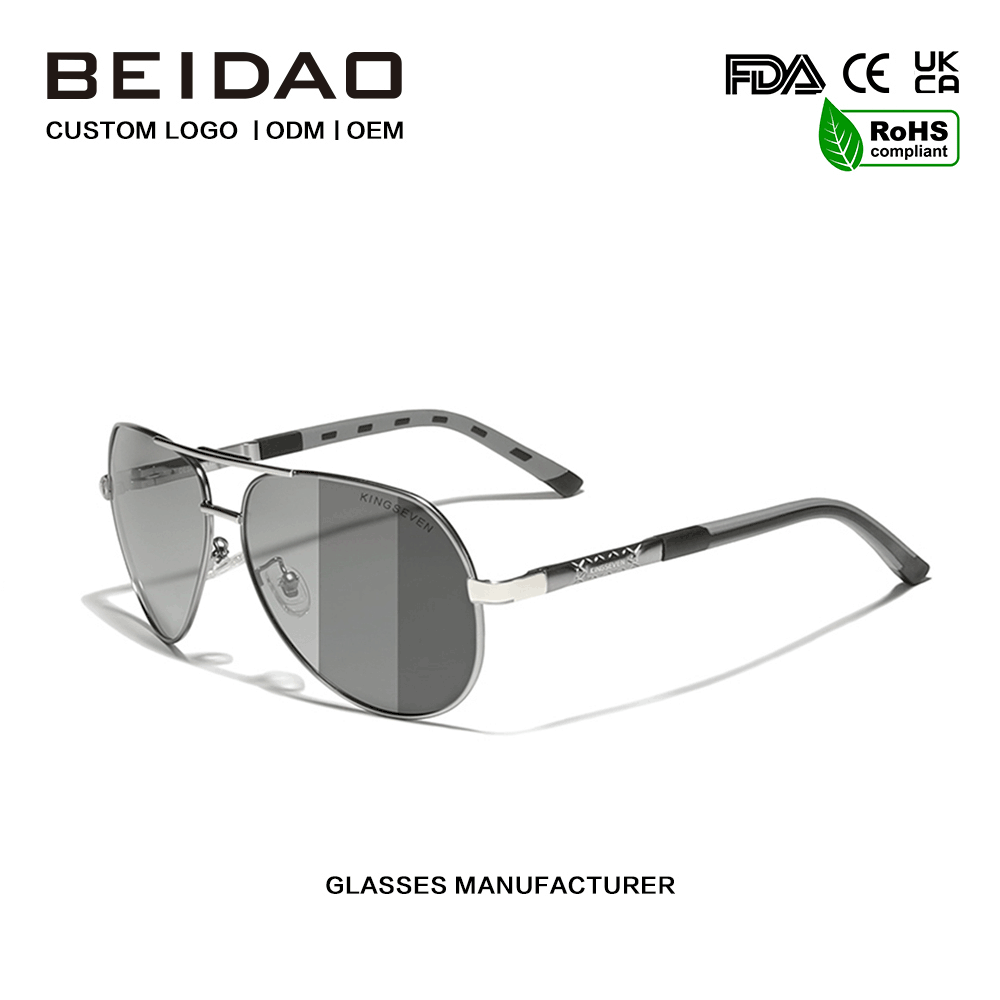 2026 Designer kleurveranderende UV400-modezonnebril met aluminium frame